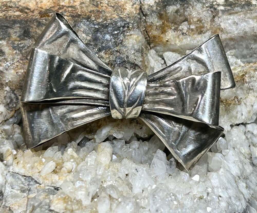 Vintage Coro Jewelry Sterling ribbon bow pin !